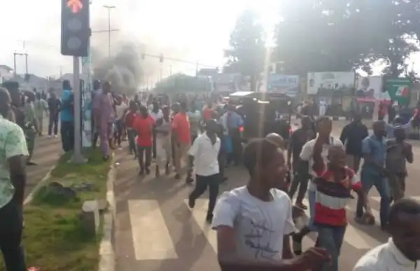 Ondo Election: Violent protest continues as police step in to calm situation [PHOTOS]